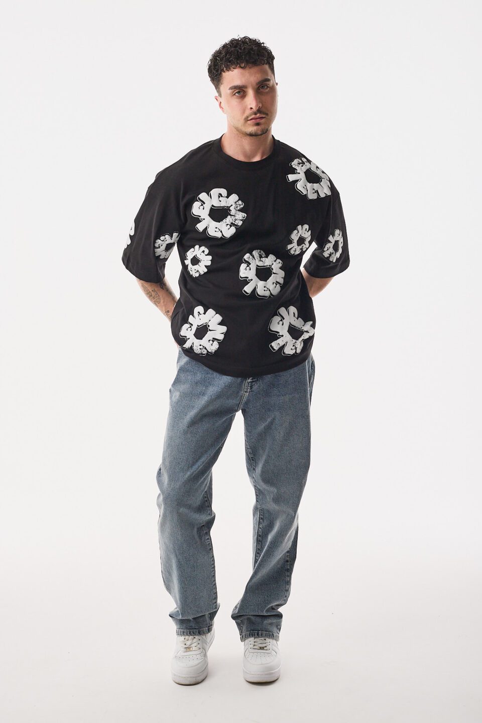 Synthetic Eighteen Siyah T-Shirt