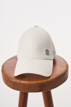 163-410ASP011-Yankees-Metal-Logo-Lastikli-Beyaz-apka-2