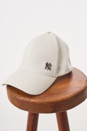 163-410ASP011-Yankees-Metal-Logo-Lastikli-Beyaz-apka-3