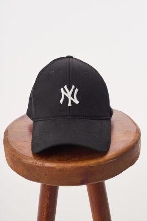 164-410ASP010-Yankees-Basic-Siyah-apka-1